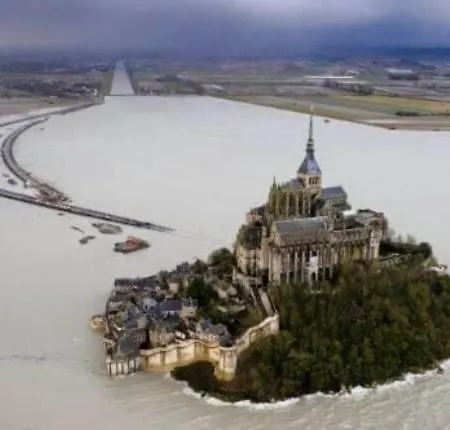 Gites Le Mont Desclos Saint Michel Beauvoir  Room photo